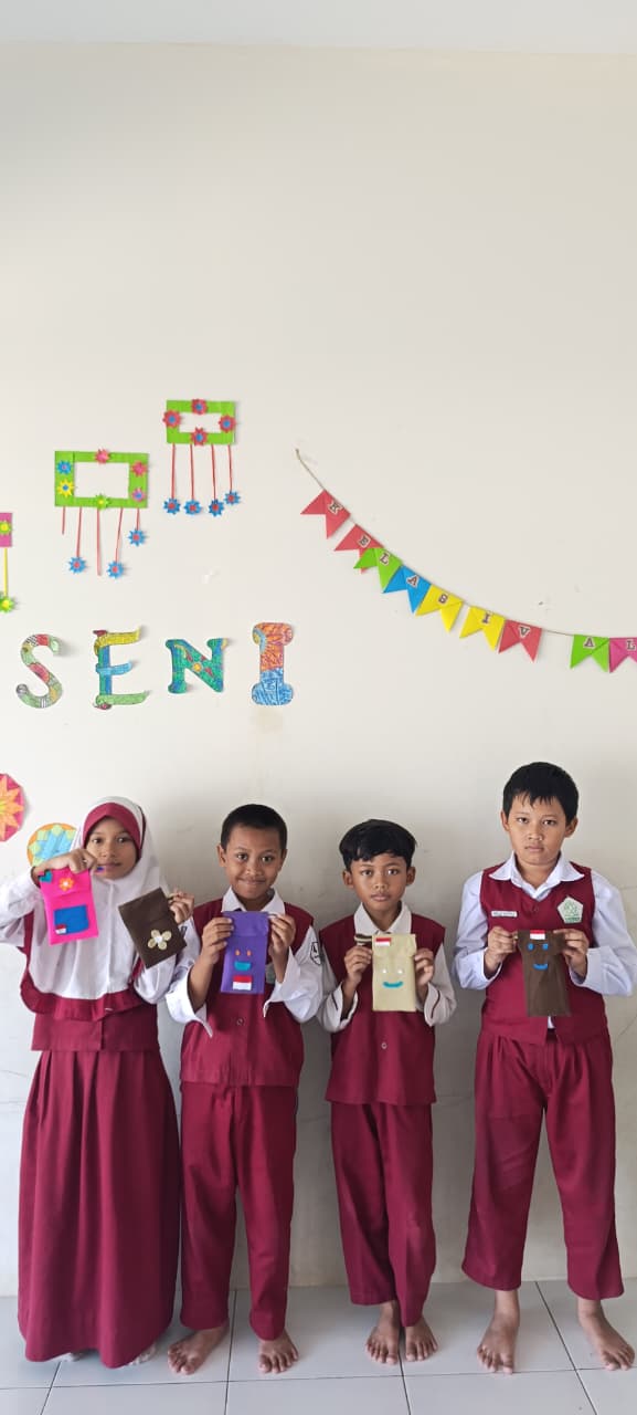 Tempat Pensil dari Kain Flanel